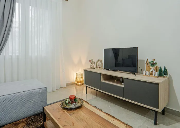 Cozy In The Center Of アパート テッサロニキ